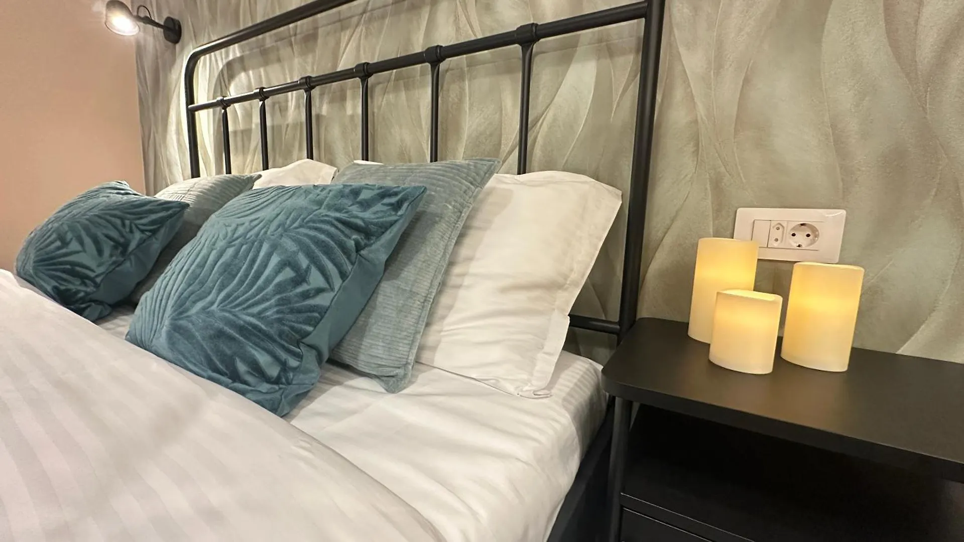 Apartment Exigent Plaza Home - Free Private Parking