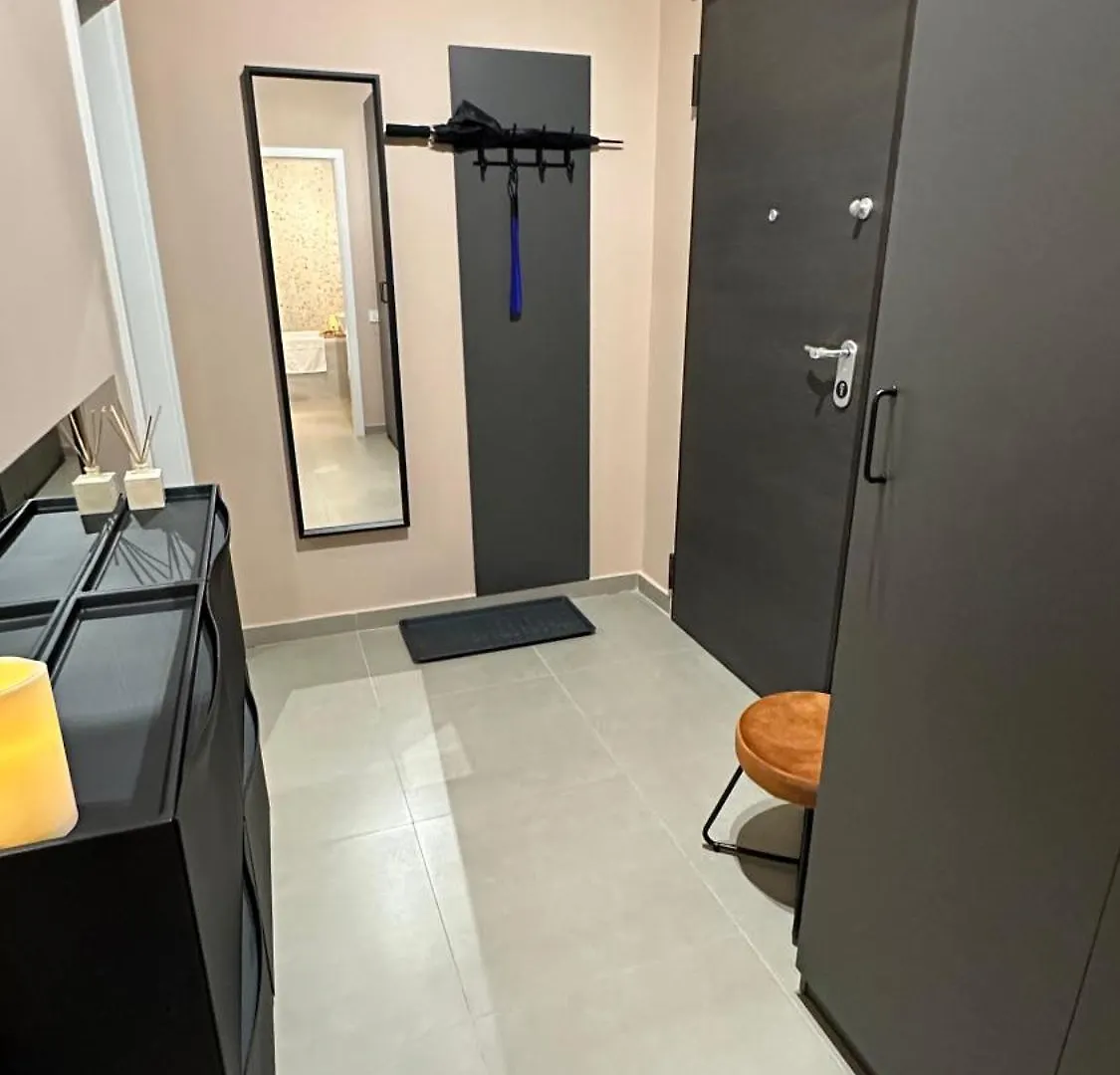 Exigent Plaza Home - Free Private Parking Apartment Bucharest