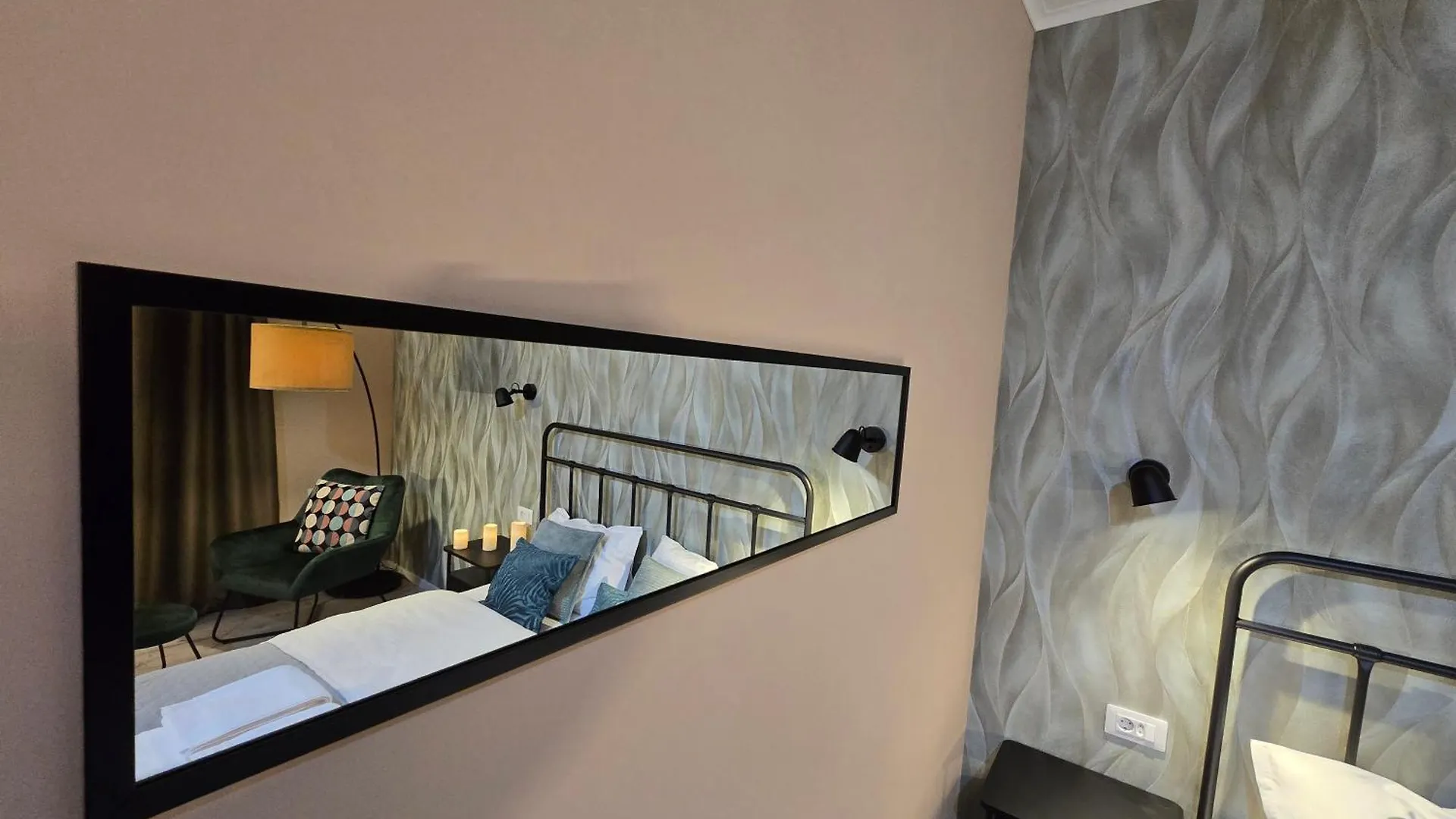 Apartment Exigent Plaza Home - Free Private Parking Romania
