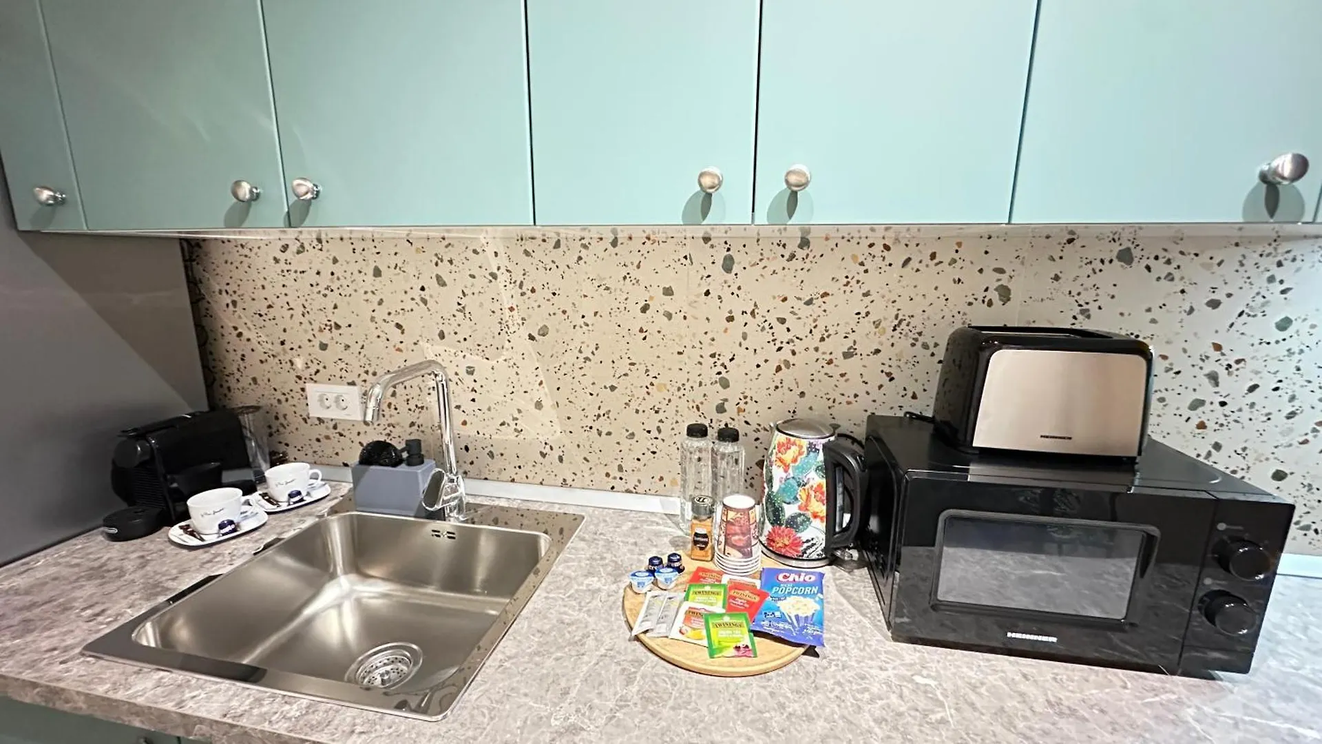Exigent Plaza Home - Free Private Parking Apartment